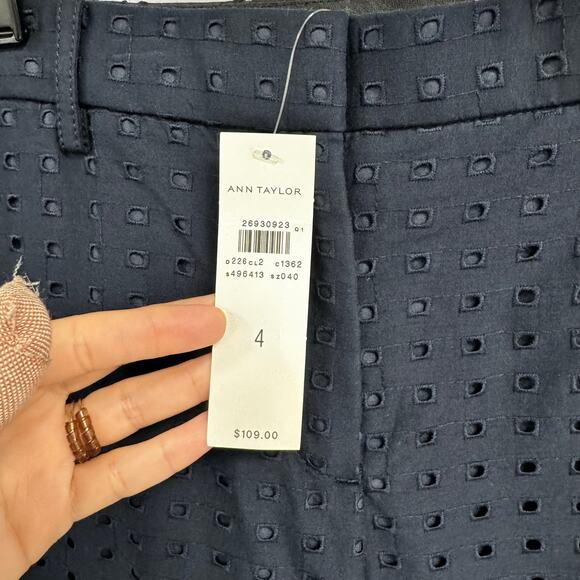 NWT Ann Taylor Navy Eyelet Print Mid Rise Curvy Fit Ankle Pants Womens 4 - Picture 6 of 8